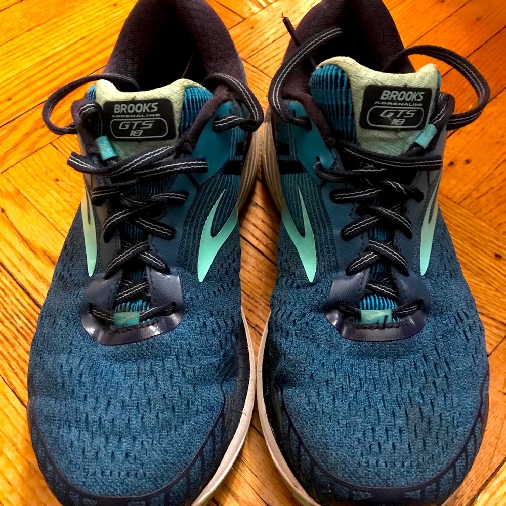 Brooks Adrenaline Size 10.5 Sneakers - Women’s